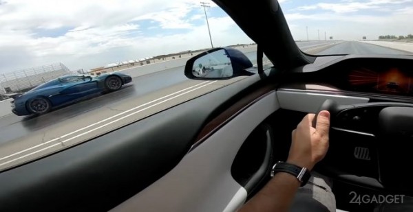Tesla Model S Plaid против Rimac Nevera на гоночной трассе (видео)
