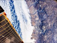 Китайские астронавты вернулись на Землю и показали эффектные снимки Земли с космоса (8 фото)
