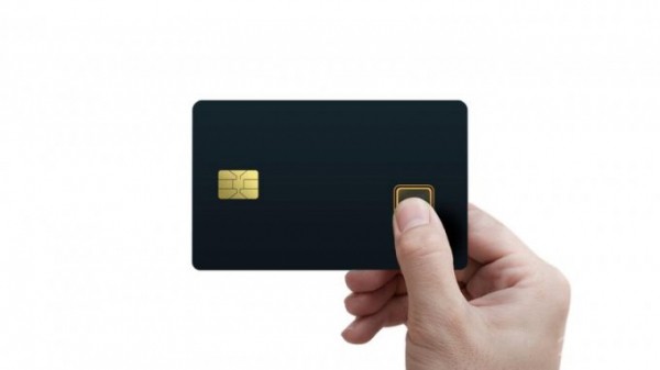 Samsung презентовала защищенный дактилоскопический сканер для банковских карт и удостоверений (2 фото)