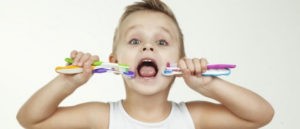 Топ-10 лучших зубных щеток для детей, выбираем самую хорошую детскую зубную щетку полный обзор