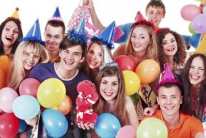 Рейтинг лучших подарков для подростков на день рождения на 2022 год