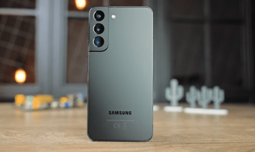 Обозреваем Samsung Galaxy S22: меньше и лучше?