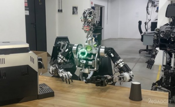 Пожми ему руку: новый робот от российской компании