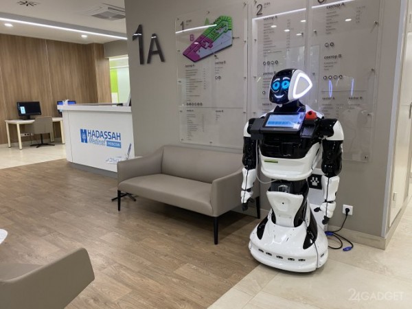 В Израильской клинике в Москве начал работать российский робот-диагност (2 фото)