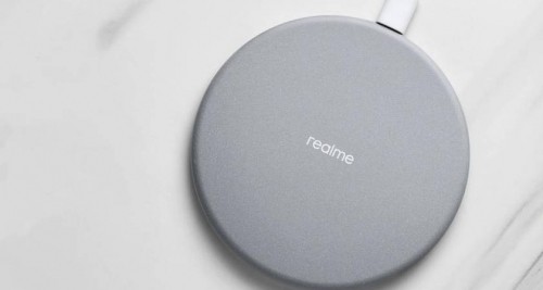 Realme показали новую беспроводную зарядку с мощностью в 10 ВТ