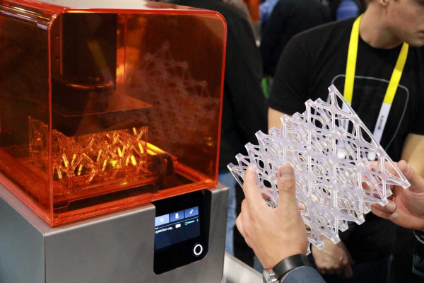 Рейтинг лучших фотополимерных 3D-принтеров на 2025 год